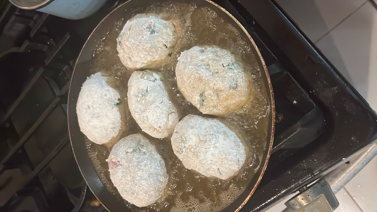 Fried bakes in the pan